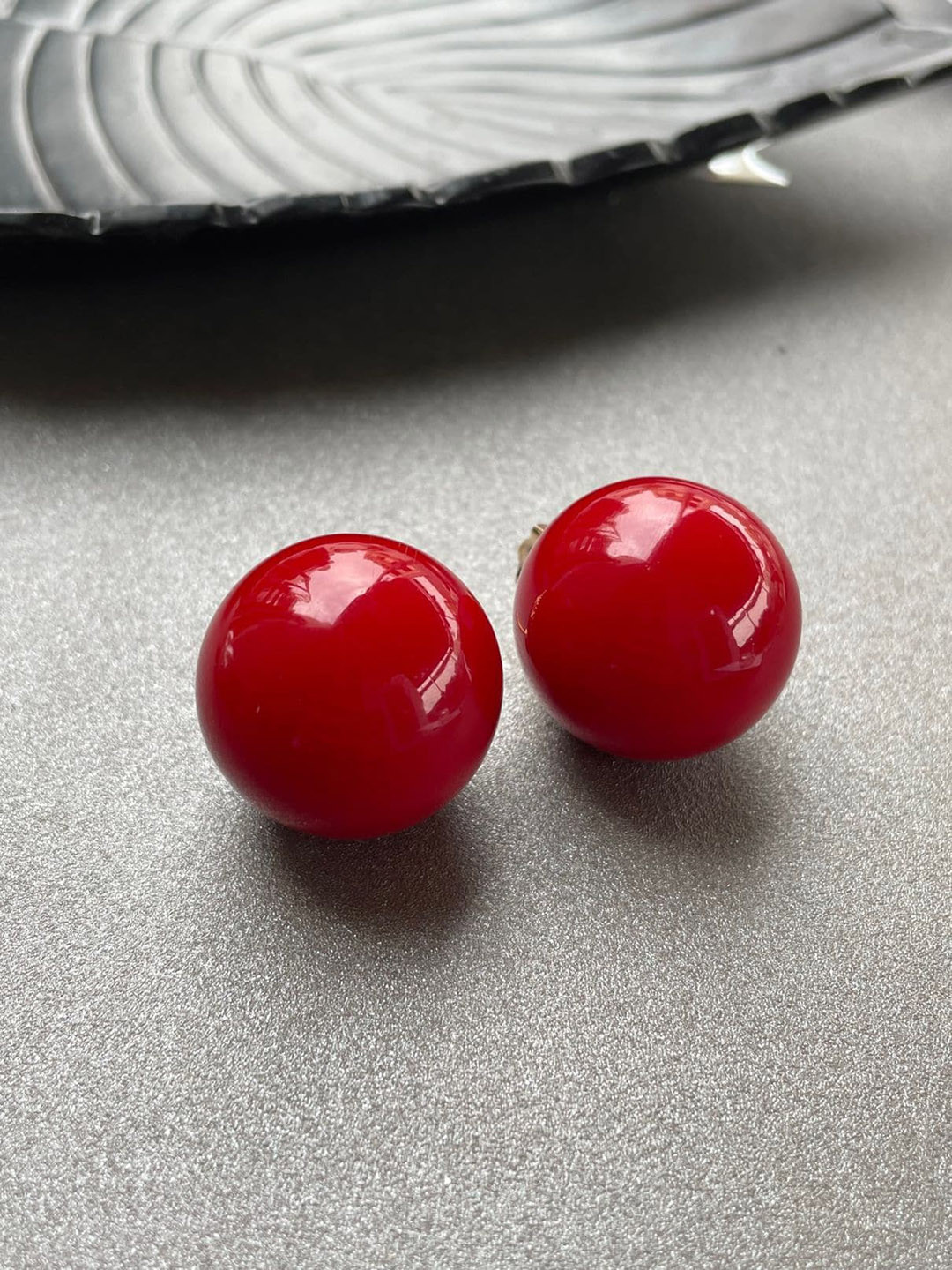 

ISHKAARA Circular Stud Earrings, Red