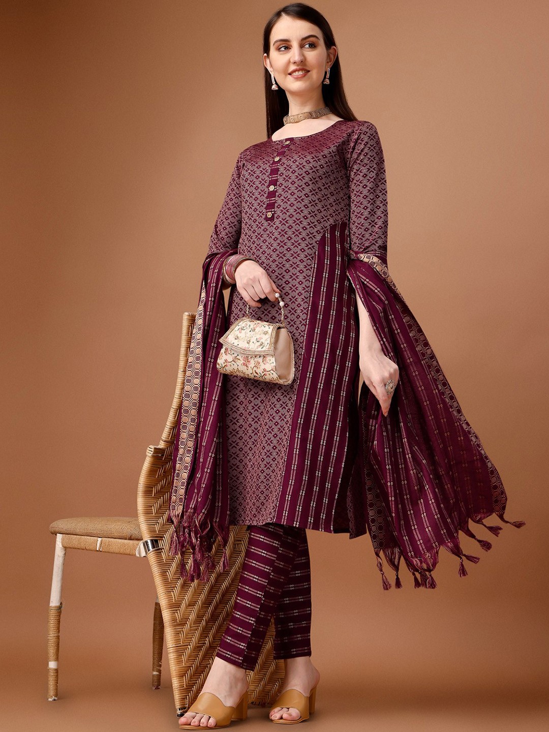 

Anouk Woven Design Regular Kurta With Trousers & Dupatta, Maroon