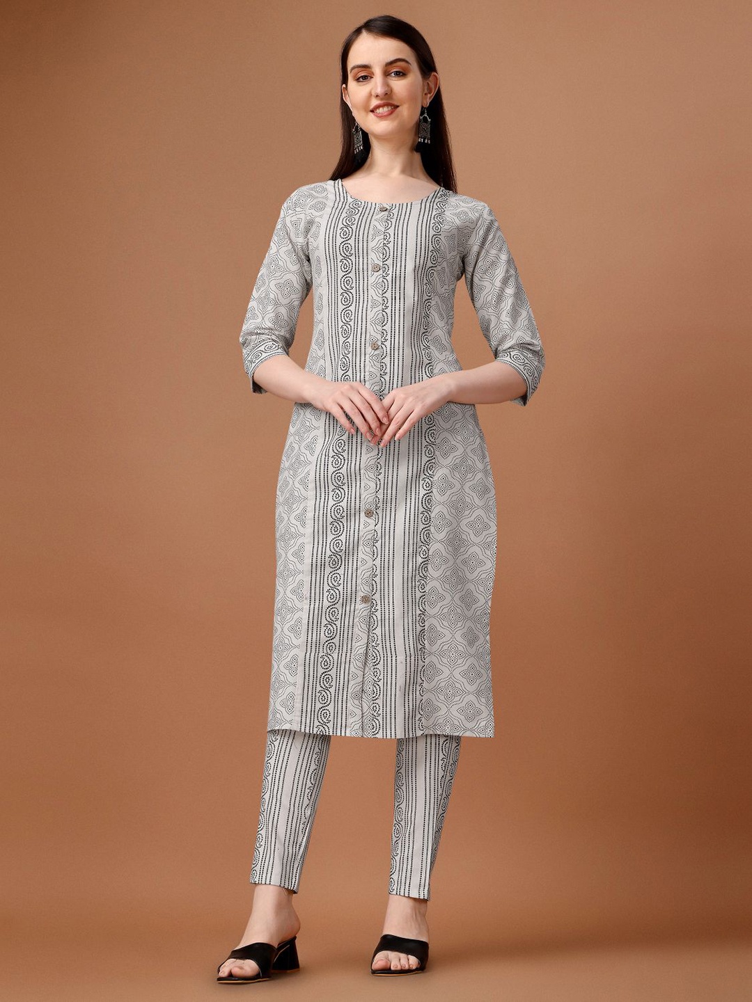 

Anouk White & Black Bandhani Printed Pure Cotton Kurta with Trousers & Dupatta
