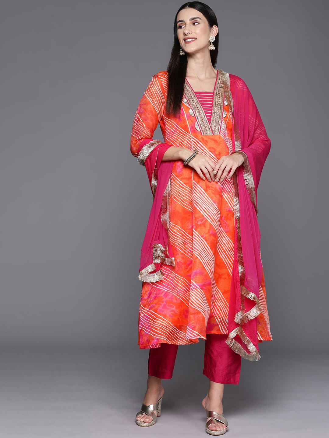 

Varanga Leheriya Printed Straight Kurta with Trousers & With Dupatta, Fuchsia