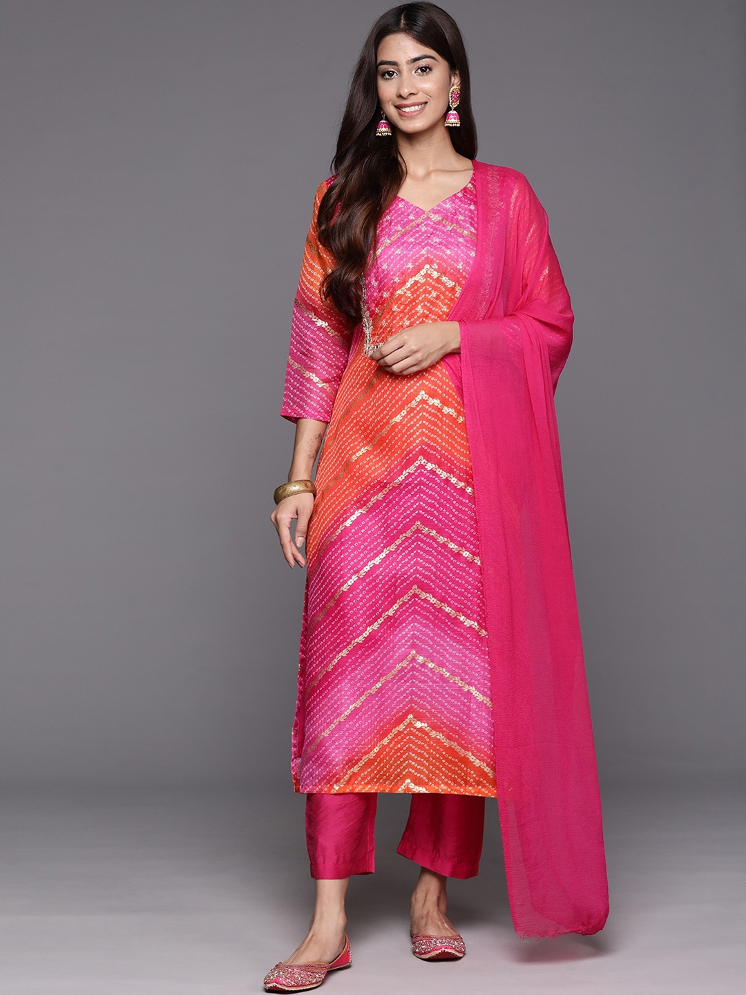 

Varanga Bandhani Printed Regular Kurta with Trousers & With Dupatta, Pink