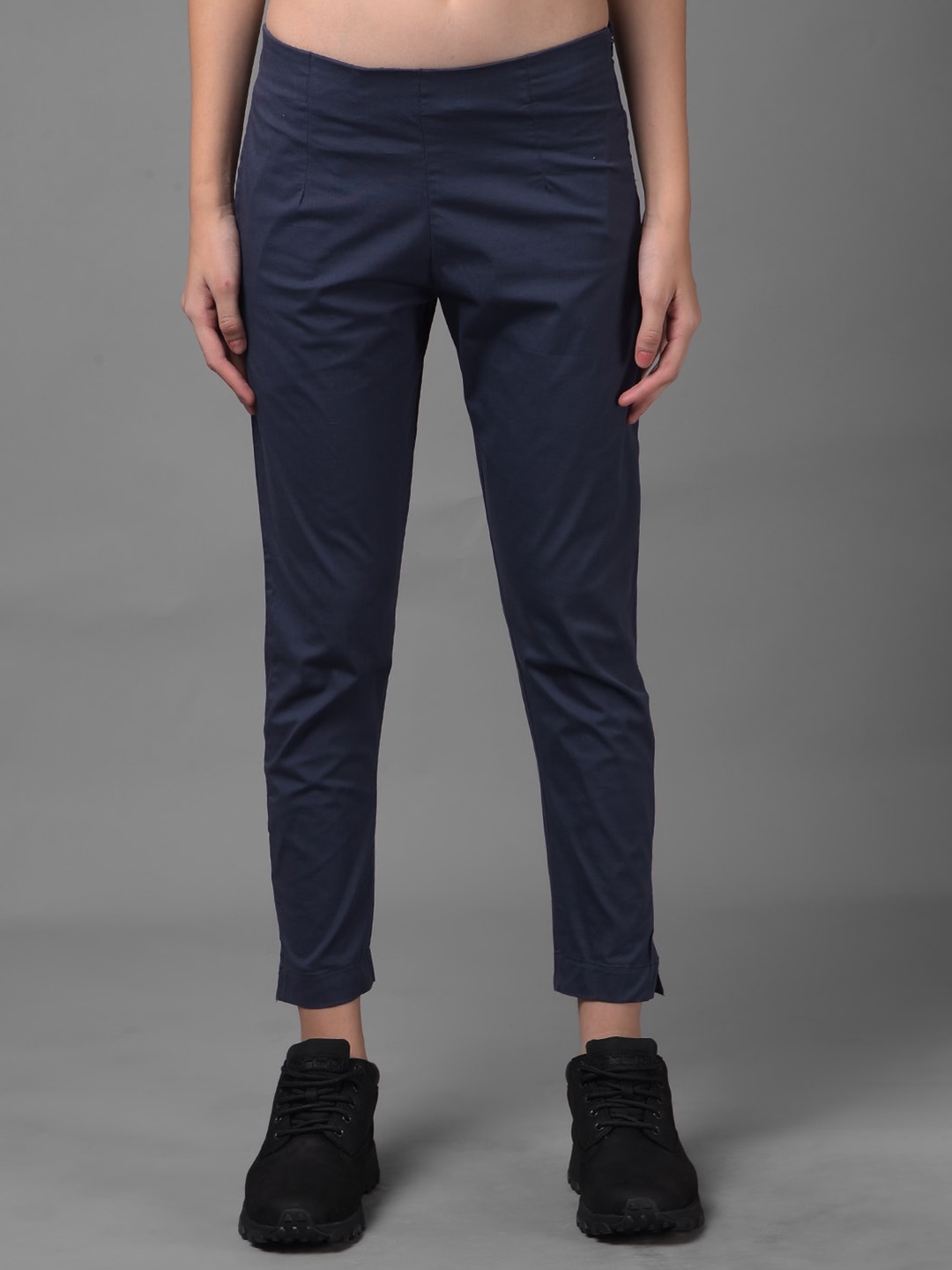 

Dollar Missy Women Mid-Rise Wrinkle Free Cropped Trousers, Grey