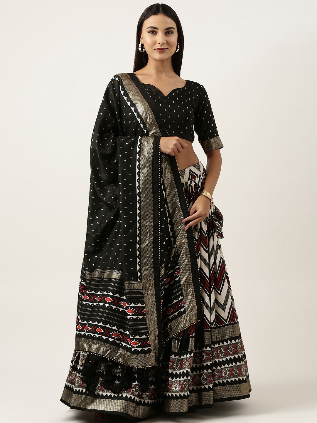 

LOOKNBOOK ART Printed Semi-Stitched Lehenga & Unstitched Blouse With Dupatta, Black