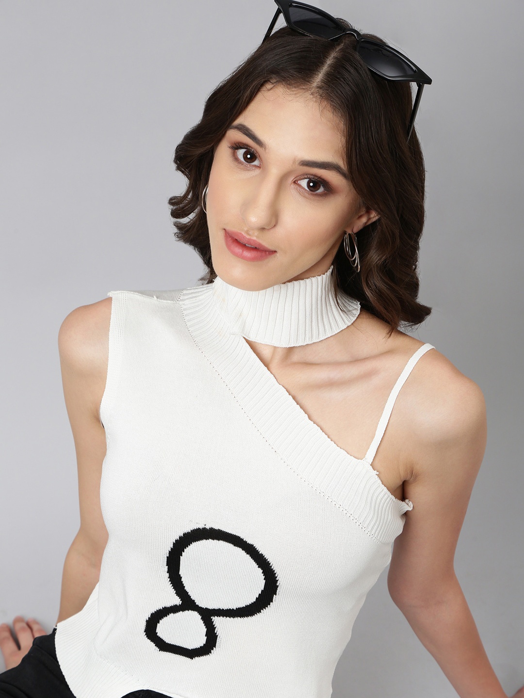 

SHOWOFF Self Design Choker Neck Top, White