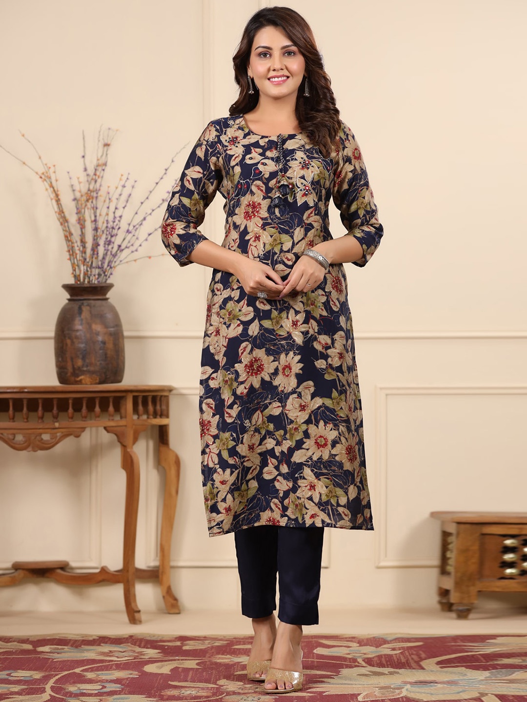 

PIROH Floral Printed Regular Thread Work Kurta with Trousers, Blue