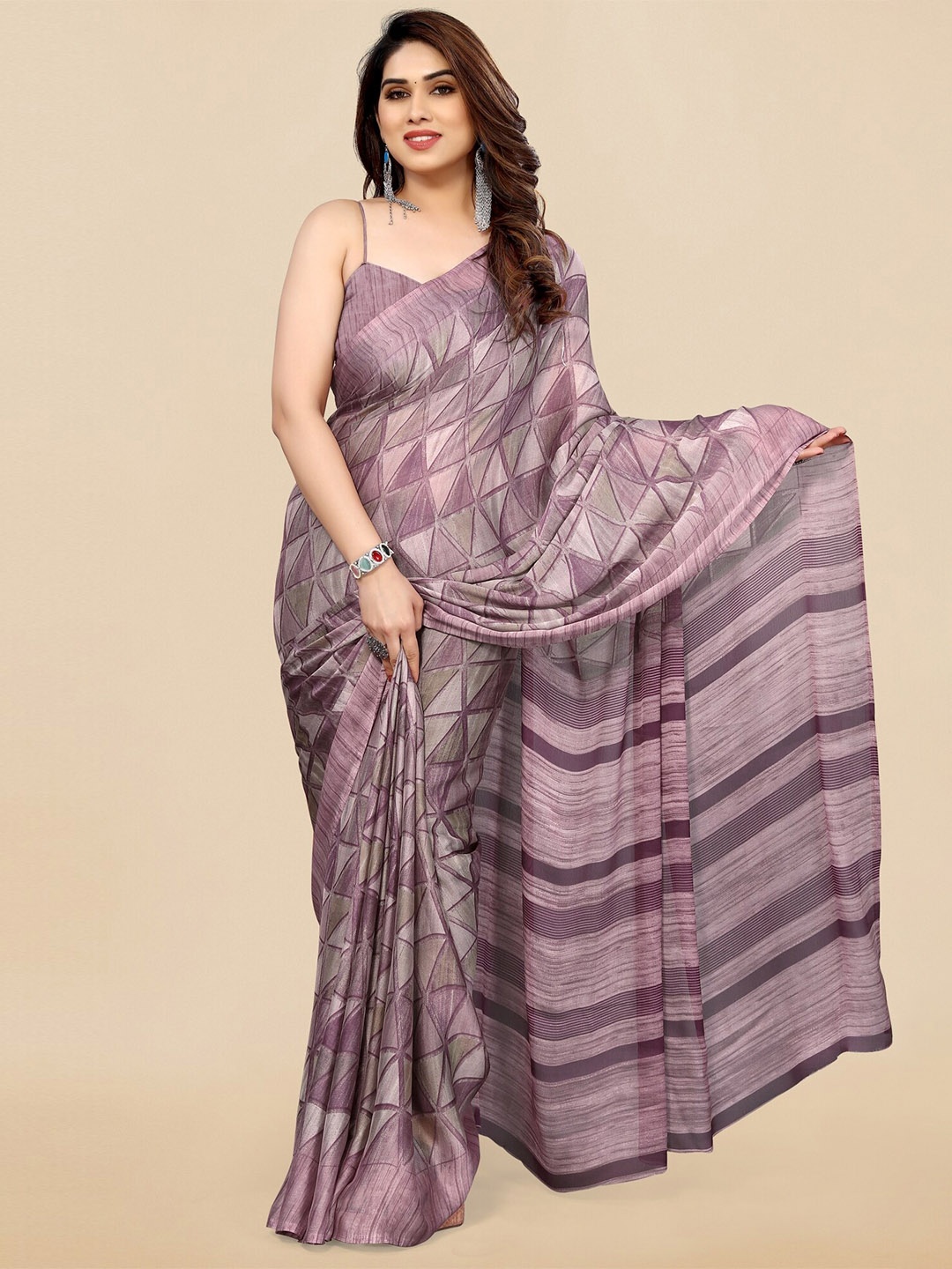 

KALINI Geometric Printed Saree, Pink