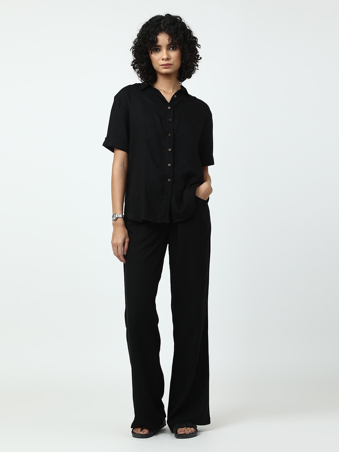 

Saltpetre Classic Spread Collar Casual Shirt, Black
