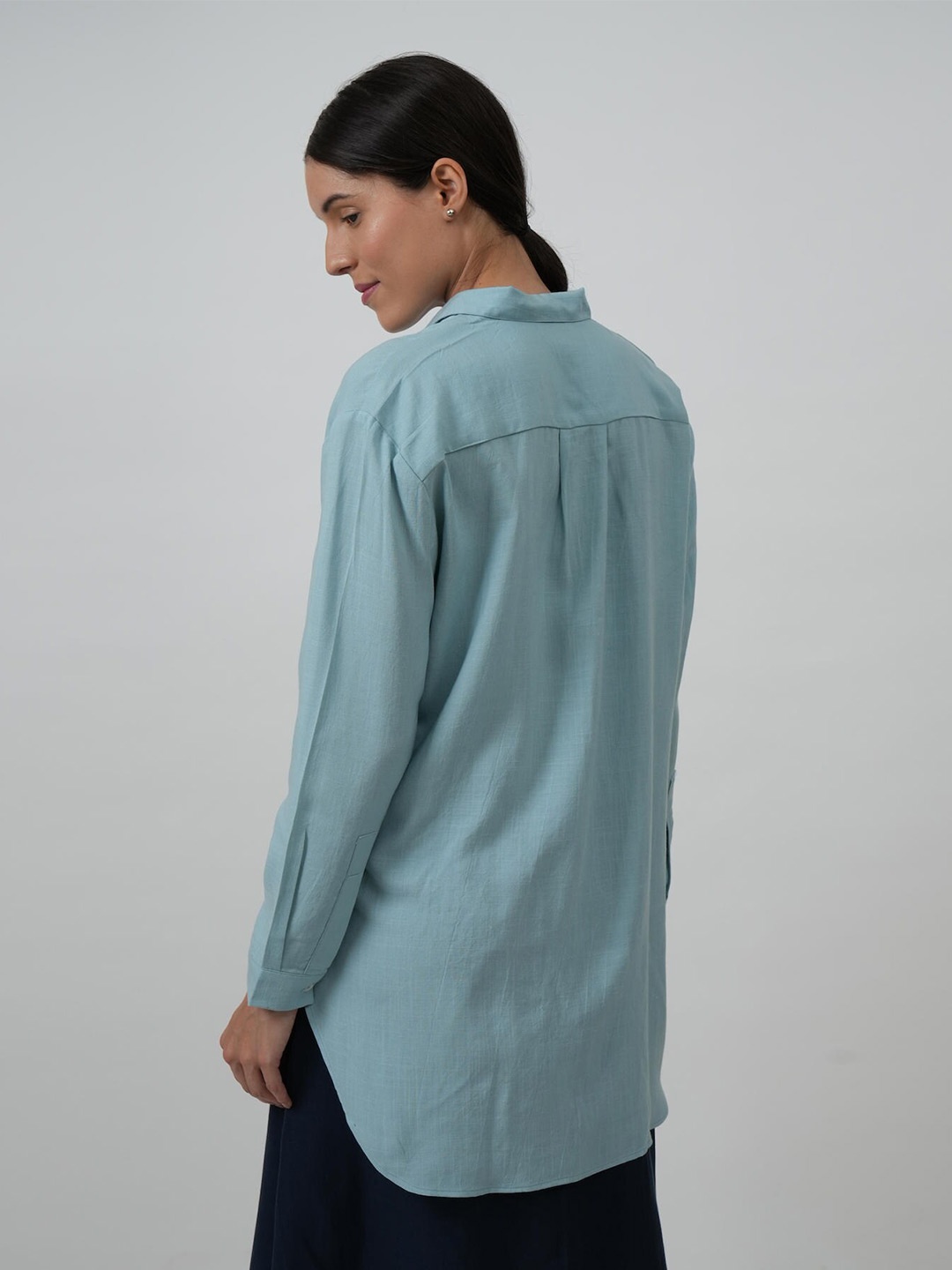 

Saltpetre Classic Spread Collar Long Sleeves Organic Cotton Longline Casual Shirt, Blue