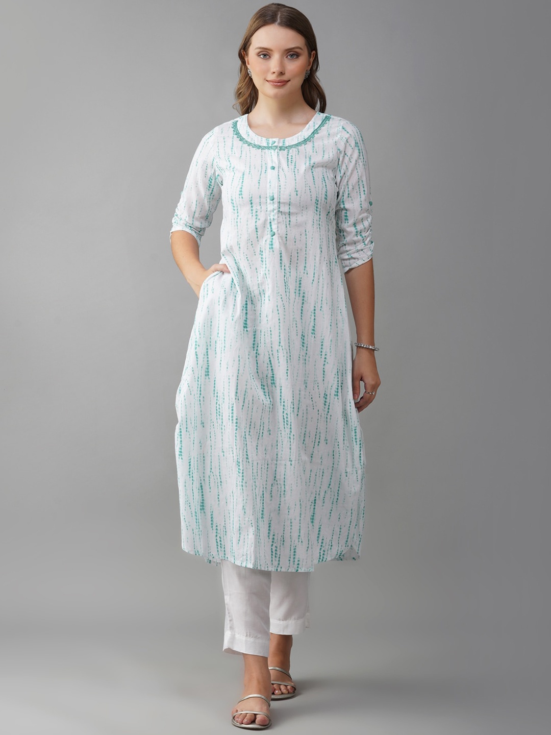 

METRO-FASHION Abstract Printed A-Line Kurta with Trousers, Green