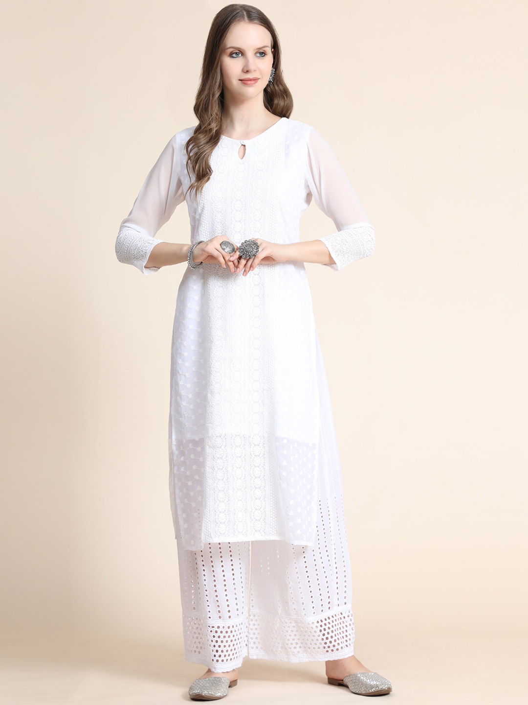 

BLACK SCISSOR Chikankari Embroidered Keyhole Neck Straight Kurta, White