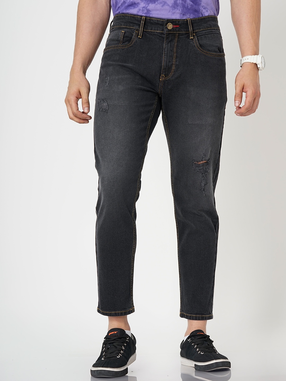 

Llak Jeans Men Tapered Fit Mildly Distressed Light Fade Stretchable Jeans, Black