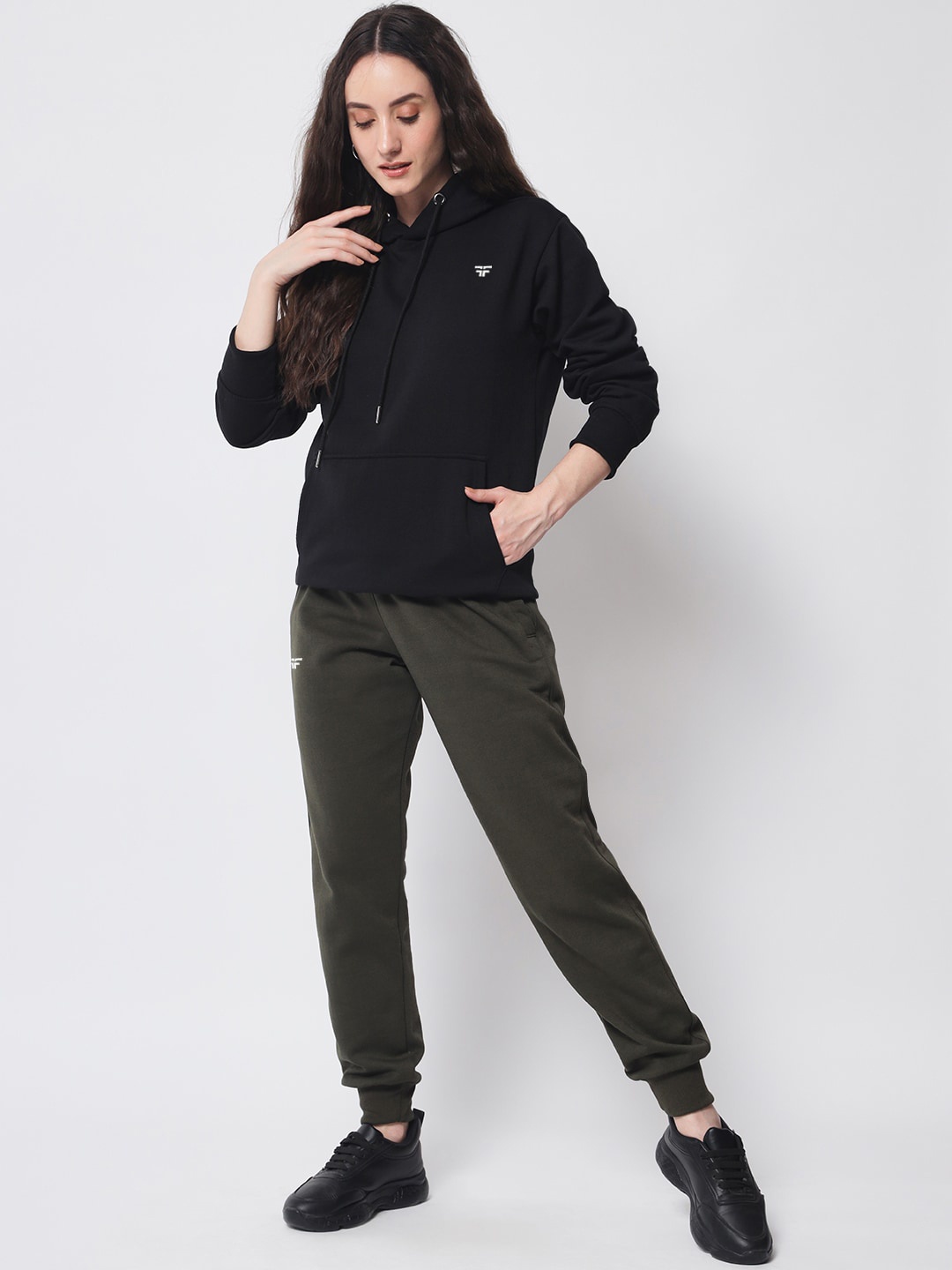 

FFLIRTYGO Slim Fit Mid-Rise Fleece Joggers, Green