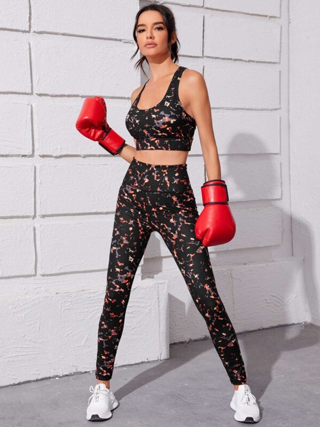

MAZIE Abstract Printed Round Neck Night suit, Black