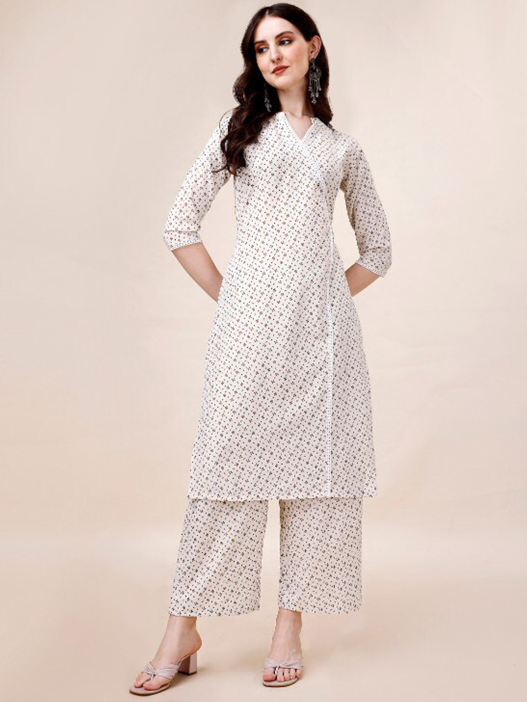 

Anouk White & Orange Floral Printed Straight Pure Cotton Kurta with Palazzos