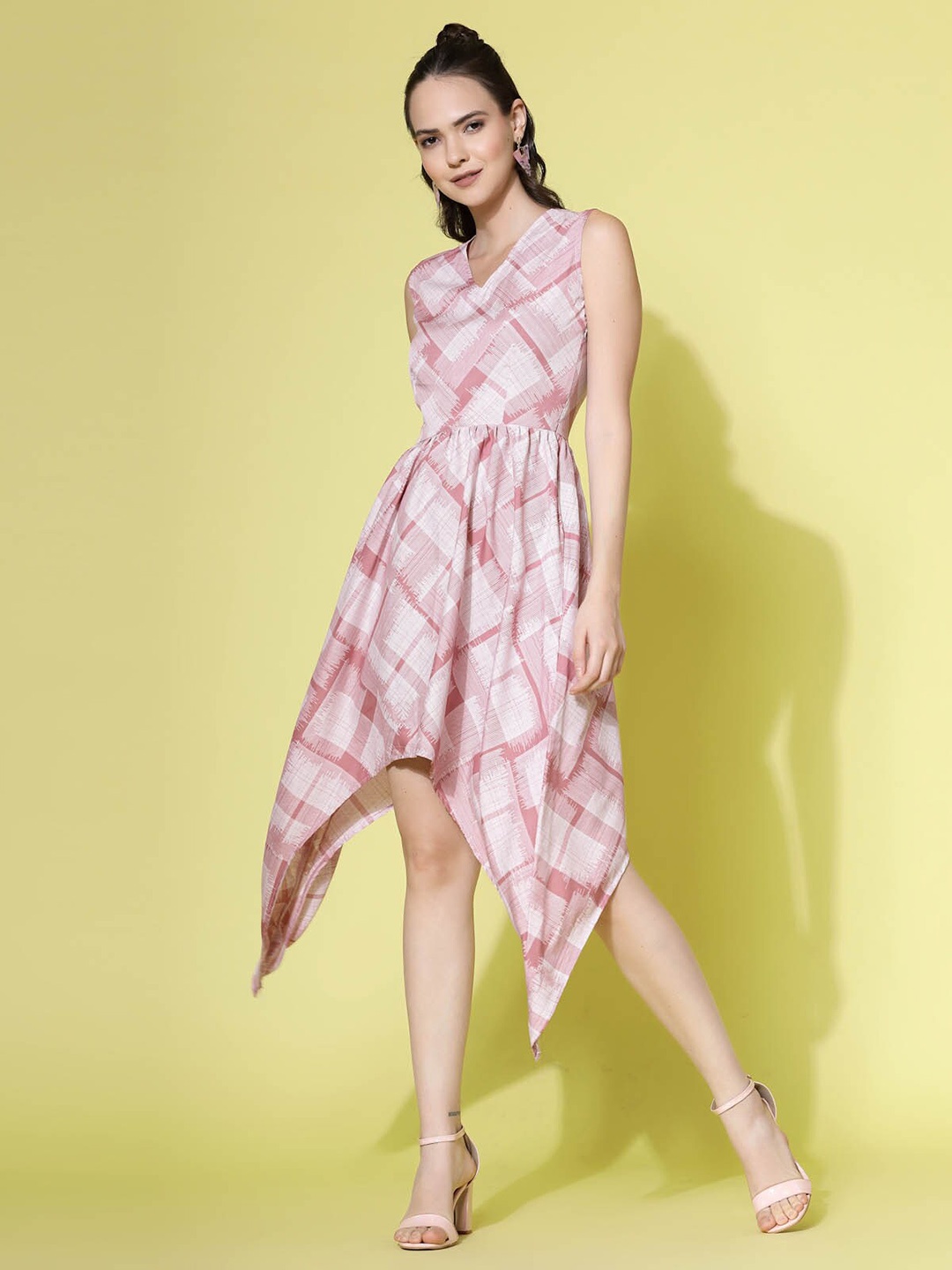 

Oomph! Abstract Printed V-Neck Crepe Fit & Flare Dress, Pink