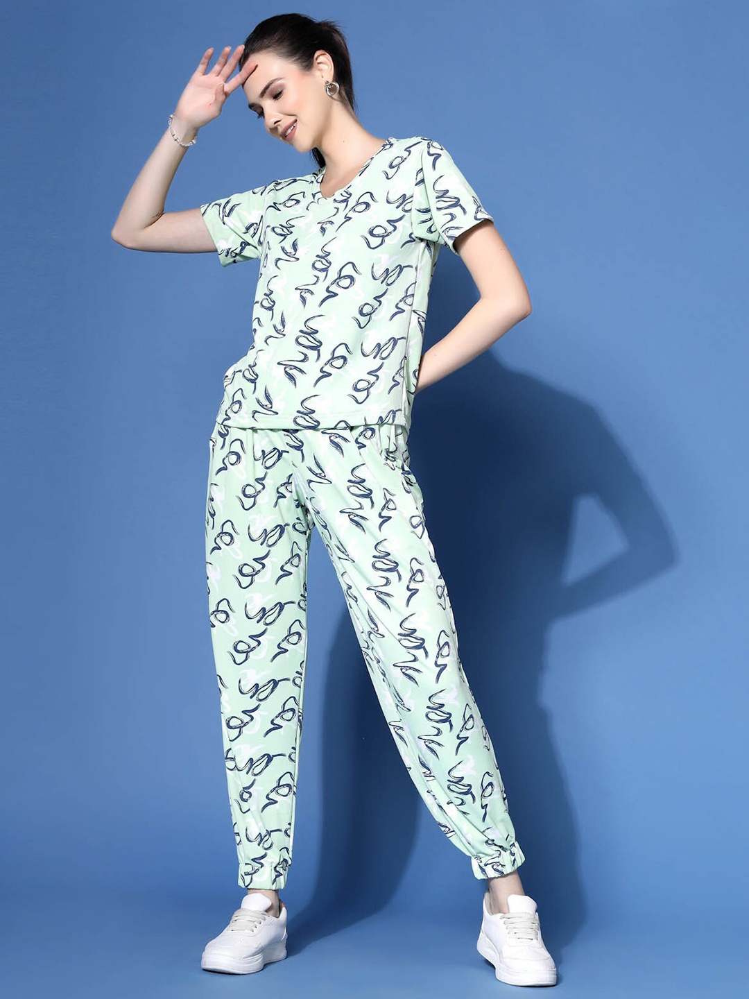 

Oomph! Printed Round Neck T-shirt And Joggers Co-Ords, Green