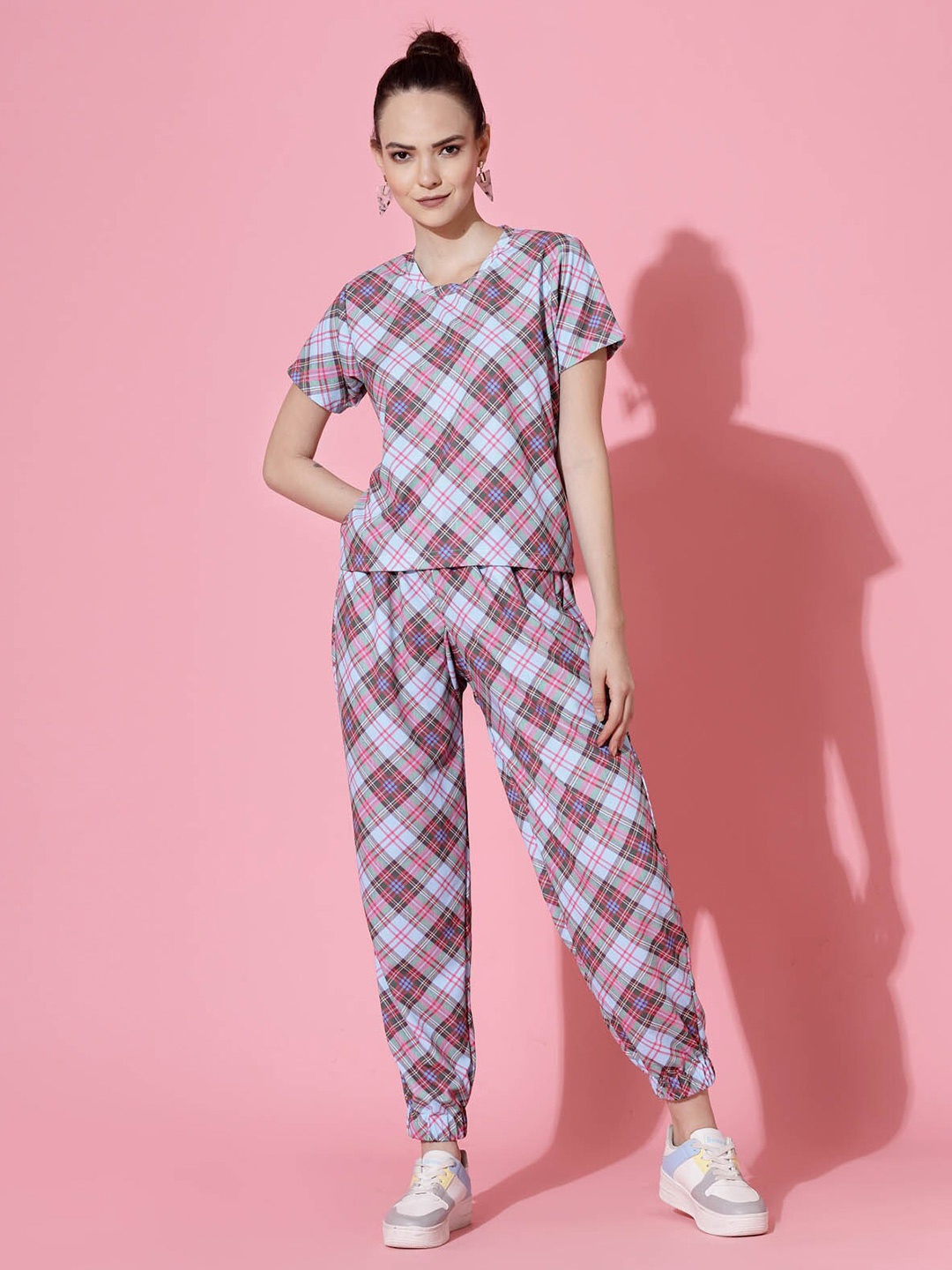 

Oomph! Women Checked Round Neck T-shirt And Joggers Co-Ords Set, Blue