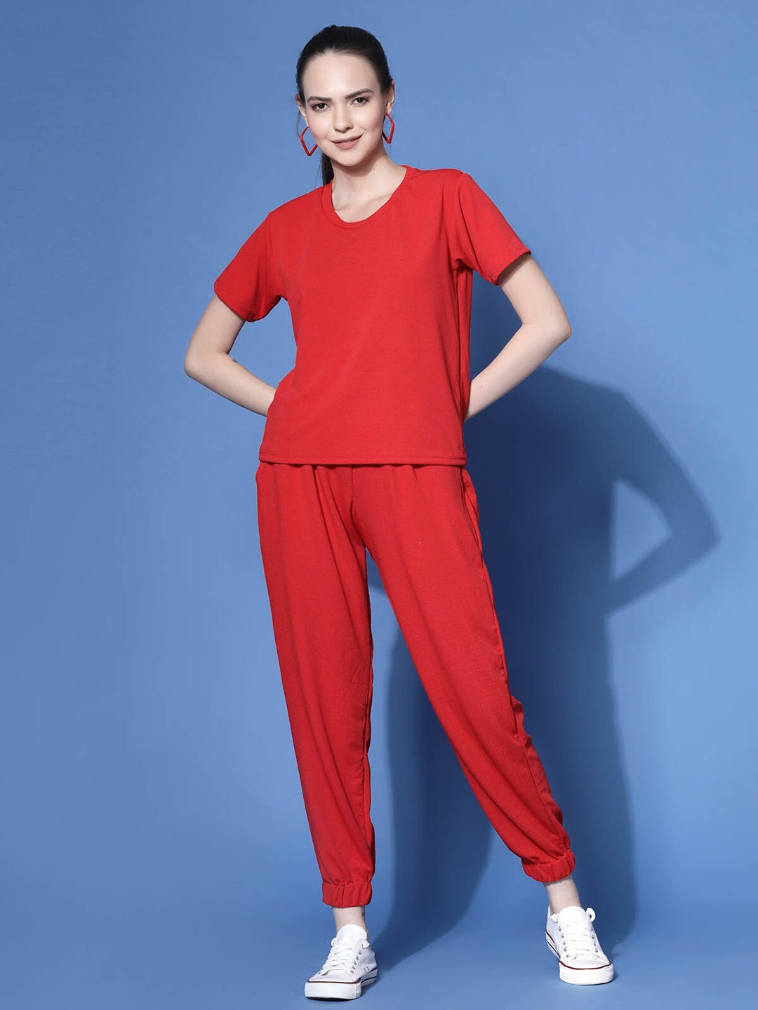 

Oomph! Women Solid Round Neck T-shirt And Joggers Co-Ords Set, Red