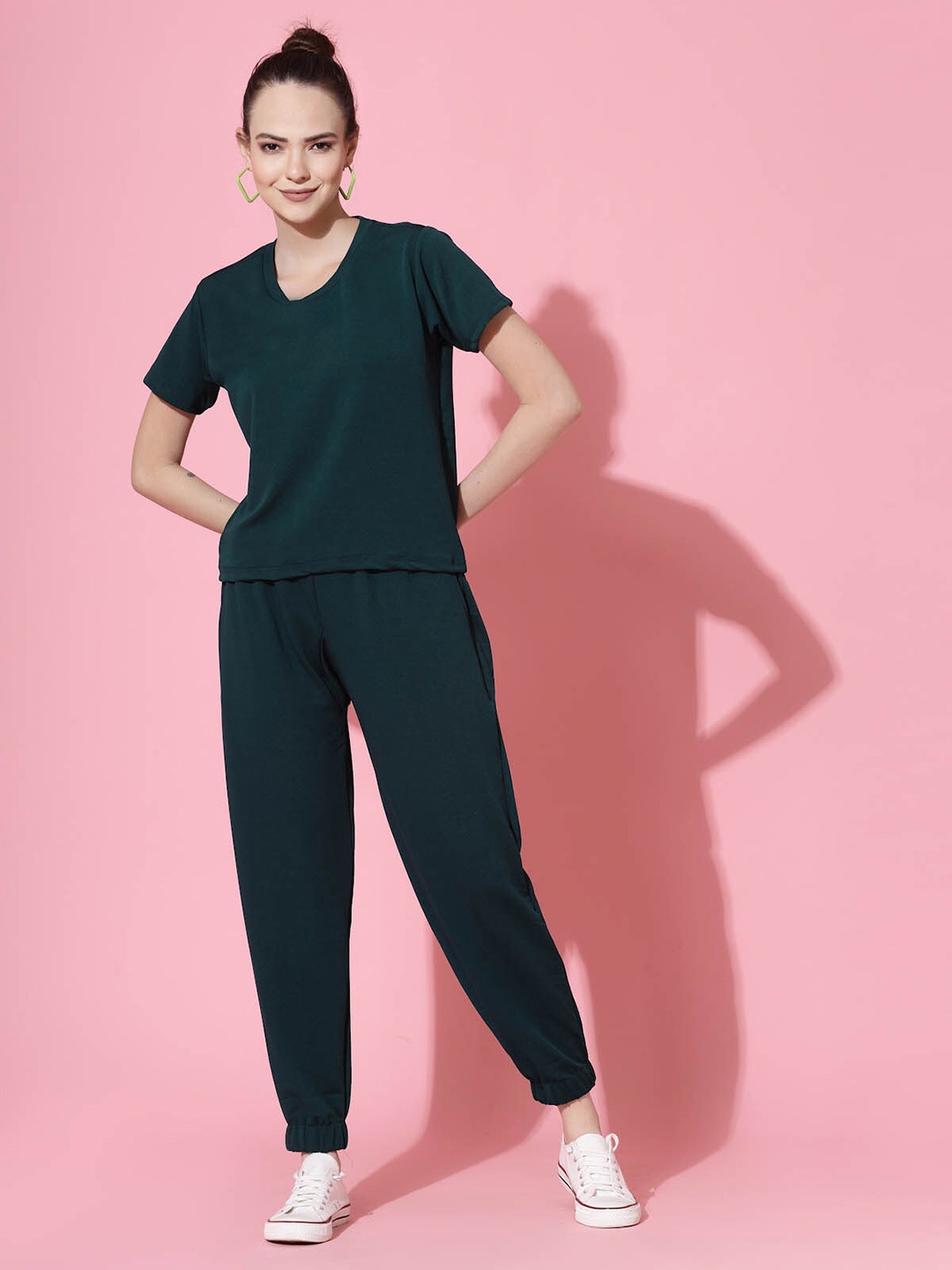 

Oomph! Women Solid Round Neck T-shirt And Joggers Co-Ords Set, Green