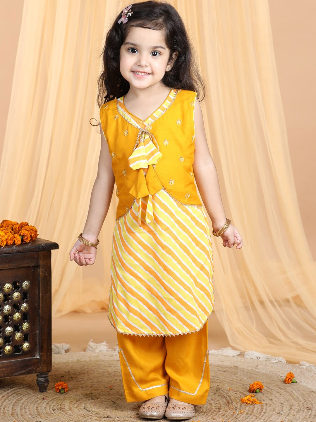 

Here&Now X Kinder Kids Girls Leheriya Printed Gotta Patti Pure Cotton Kurti With Palazzos & Jacket, Yellow