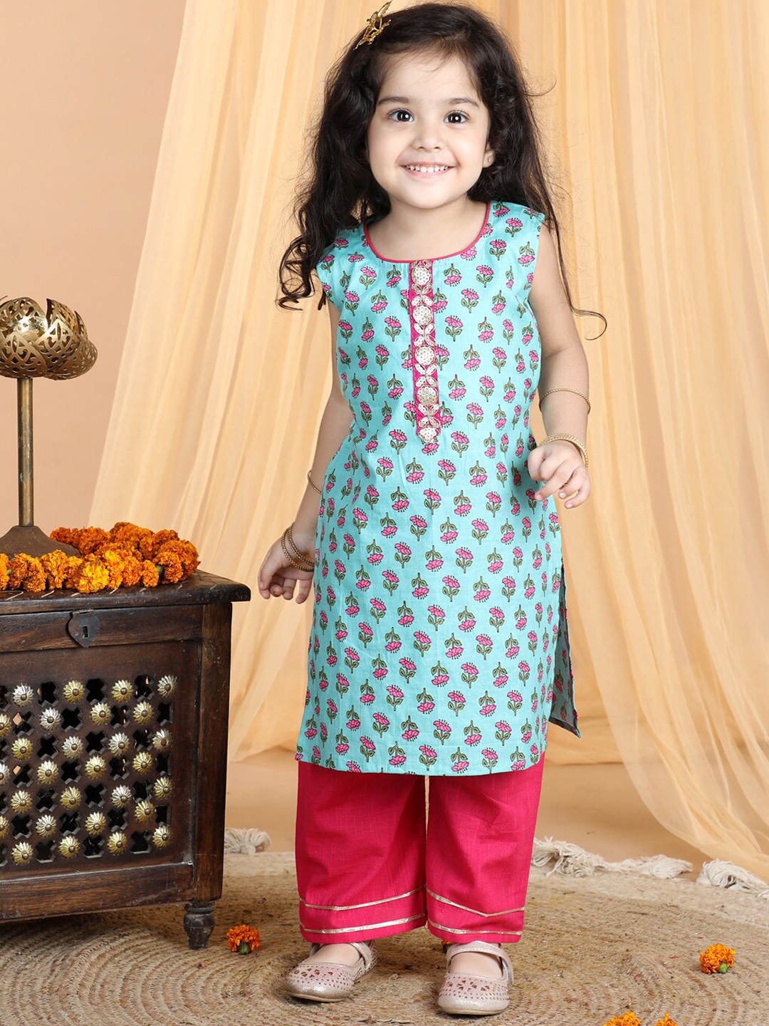 

Here&Now X Kinder Kids Girls Floral Printed Gotta Patti Pure Cotton Kurta With Palazzos, Blue