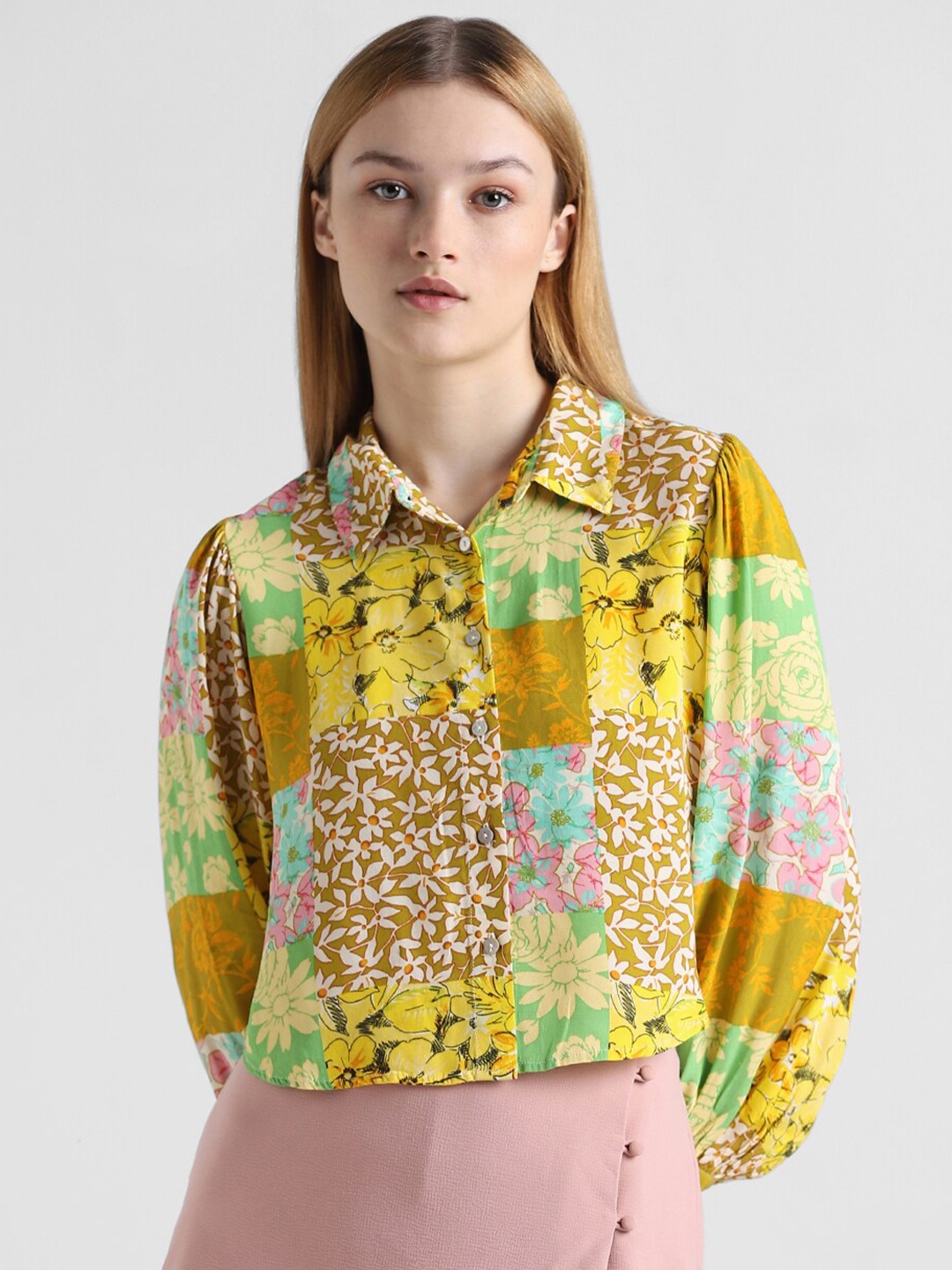 

ONLY Onlvision Tile LS Floral Printed Spread Collar Casual Shirt, Yellow