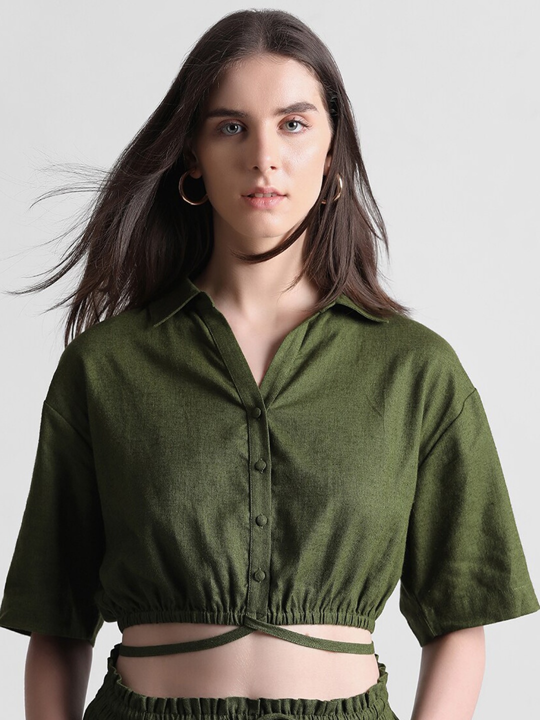 

ONLY Onlhestia SS Gathered Shirt Style Crop Top, Green