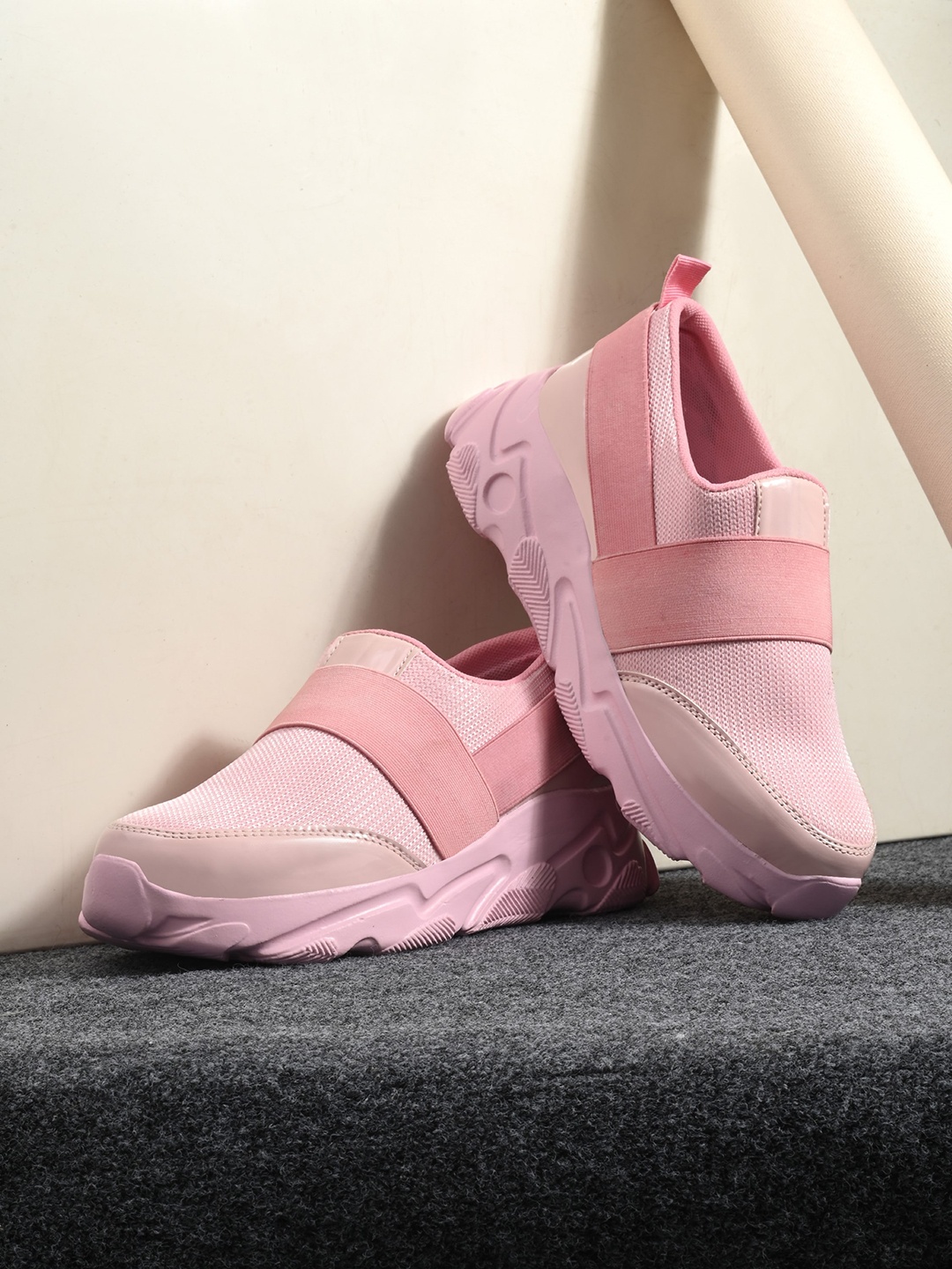 

The Roadster Lifestyle Co. Women Pink Textured Comfort Insole Basics Slip-On Sneakers