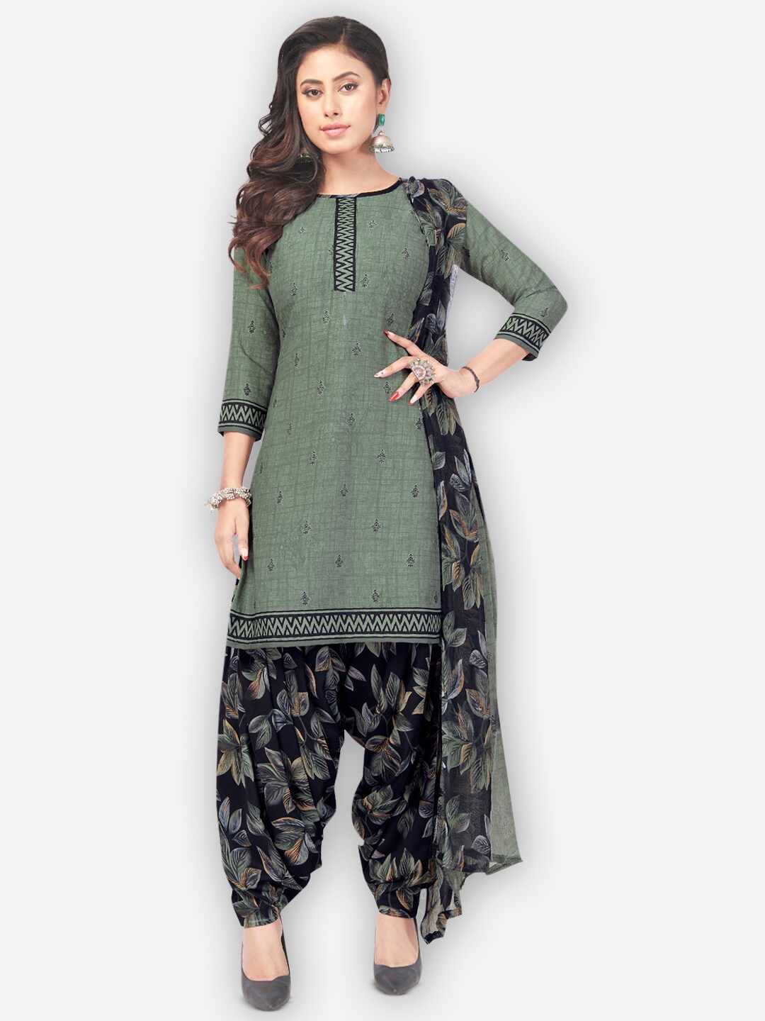 

SALWAR STUDIO Grey & Black Printed Silk Crepe Unstitched Dress Material