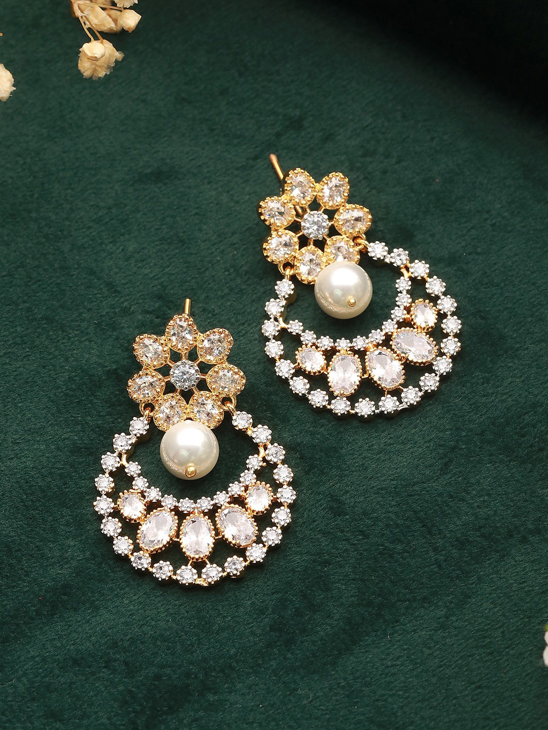 

Saraf RS Jewellery Gold-Plated Contemporary Chandbalis