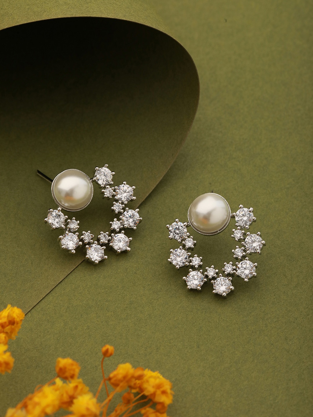 

Saraf RS Jewellery Silver-Plated Contemporary Studs Earrings