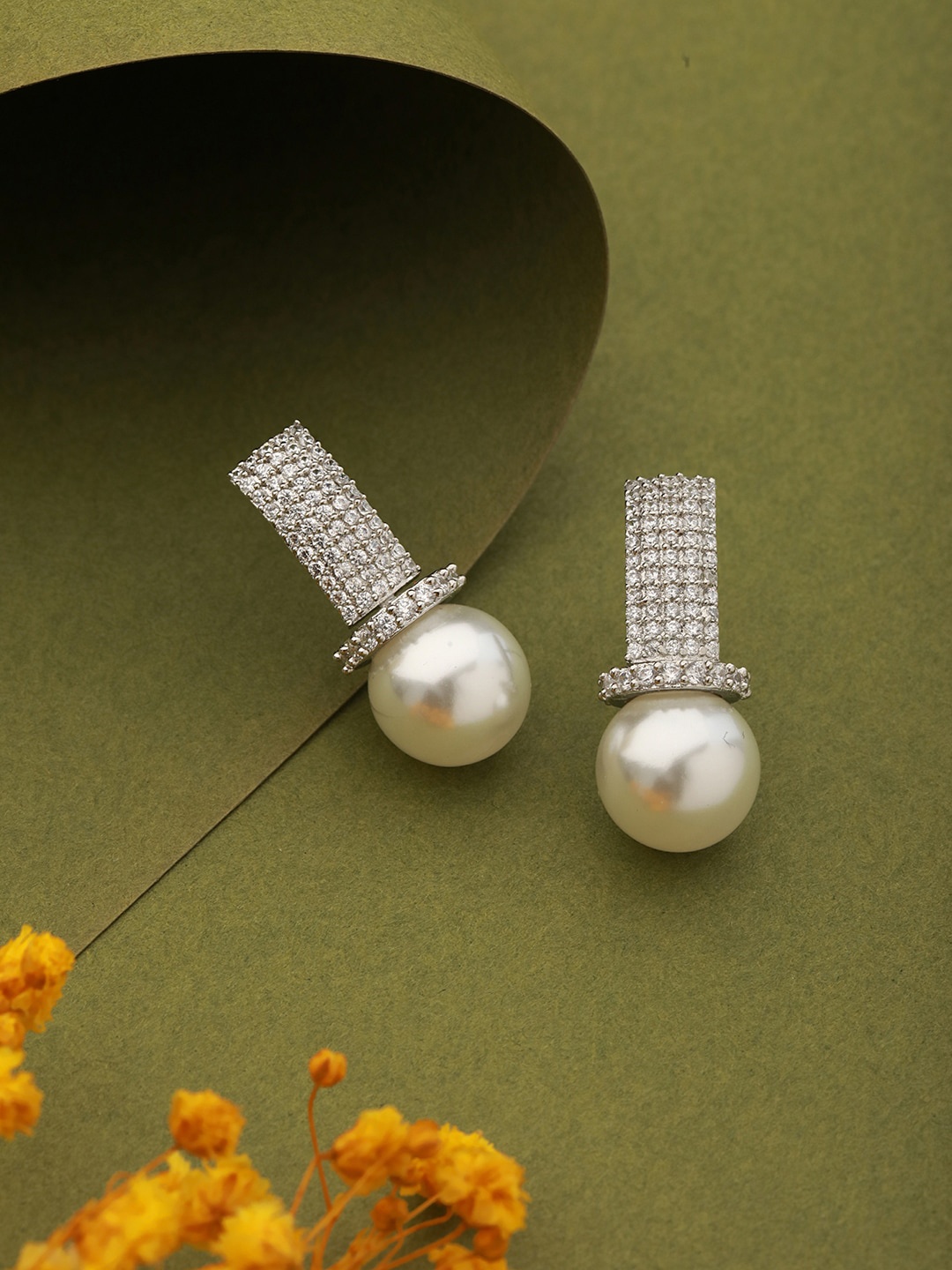 

Saraf RS Jewellery Silver-Plated Contemporary Studs Earrings