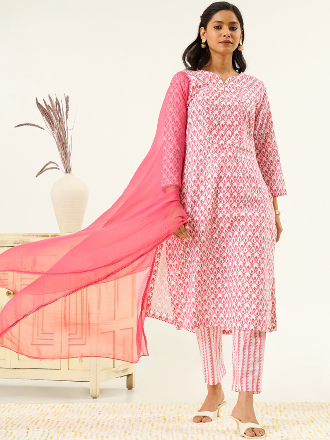 

indy Raaga Floral Printed Regular Pure Cotton Kurta with Trousers & With Dupatta, White