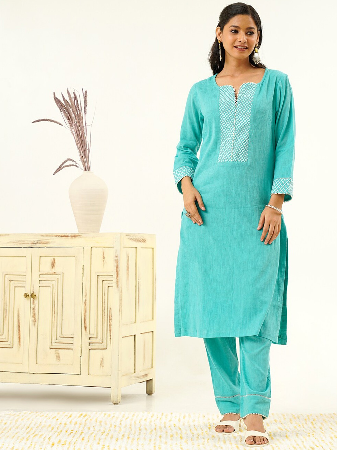 

indy Raaga Yoke Design Regular Thread Work Pure Cotton Kurta with Trousers, Turquoise blue