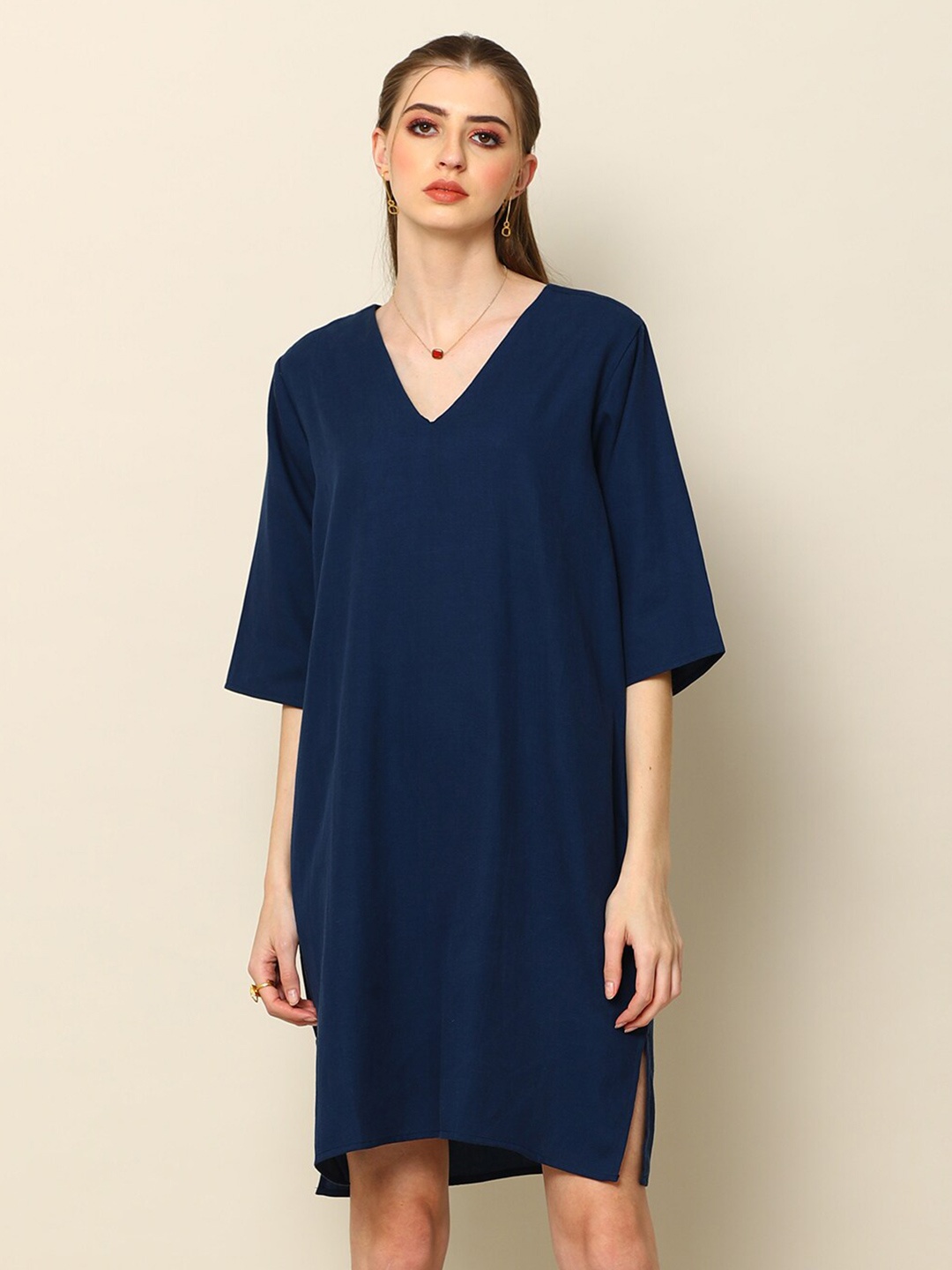 

Saltpetre V-Neck Straight Kurta, Navy blue