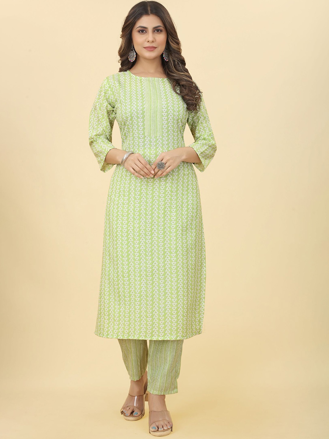 

PREMROOP- THE STYLE YOU LOVE Geometric Printed Regular Kurta With Trousers, Green