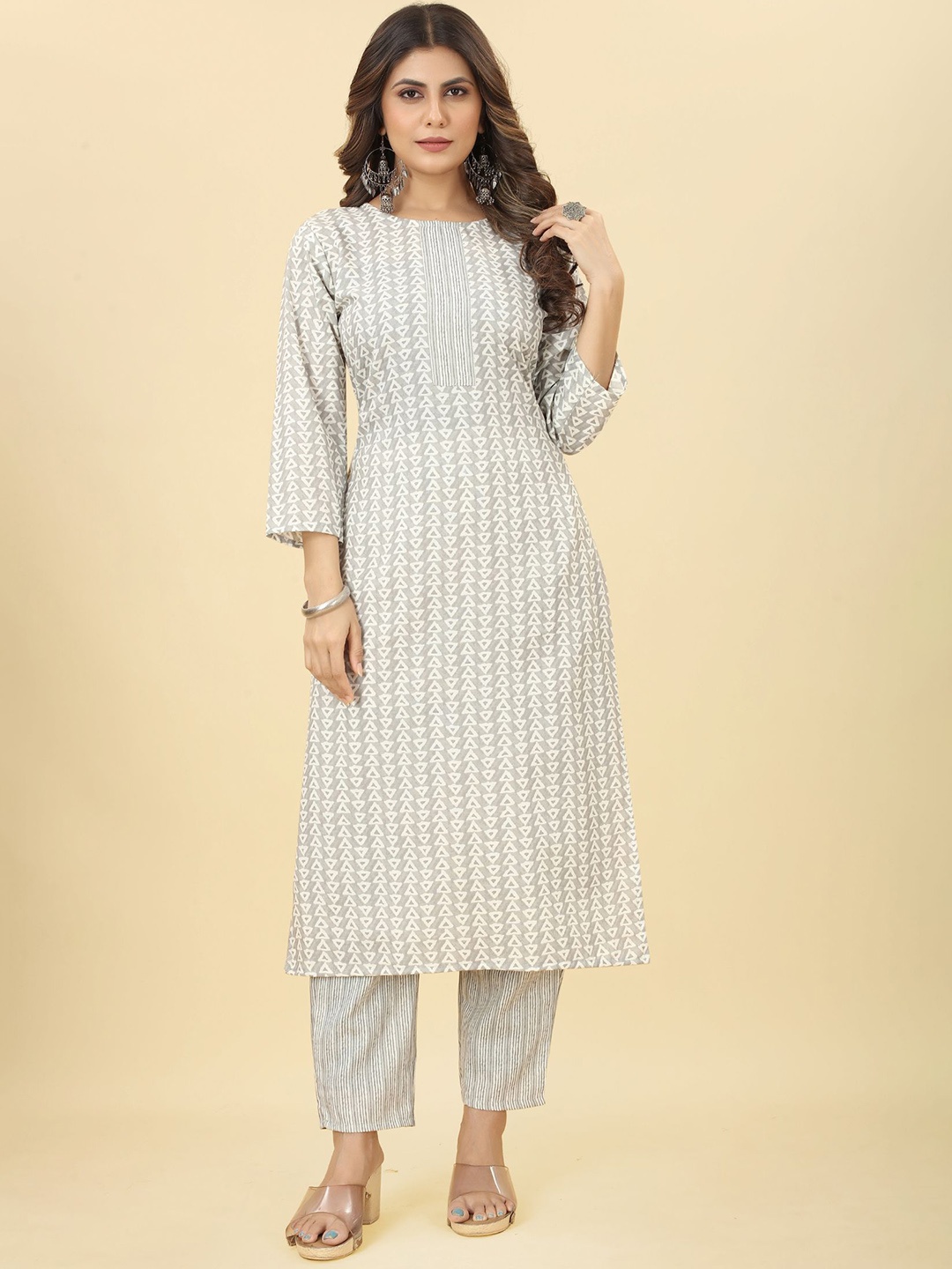 

PREMROOP- THE STYLE YOU LOVE Geometric Printed Straight Kurta with Trousers, Grey