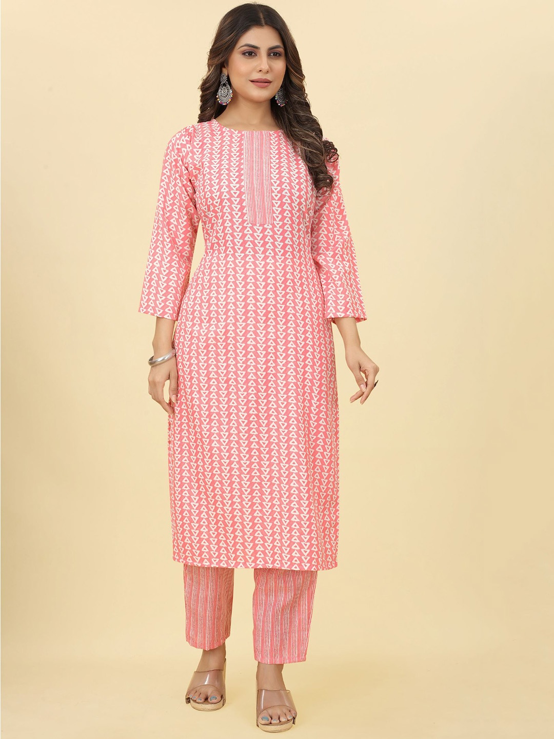 

PREMROOP- THE STYLE YOU LOVE Geometric Printed Regular Kurta With Trousers, Pink