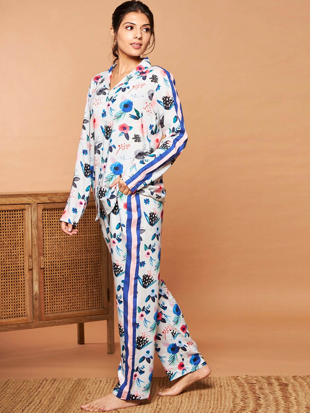 

July Floral Printed Night suit, White