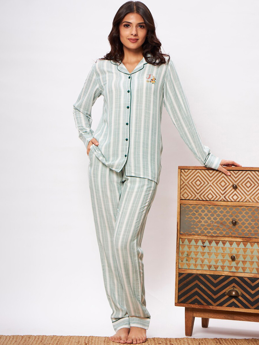 

July Striped Lapel Collar Night suit, Green
