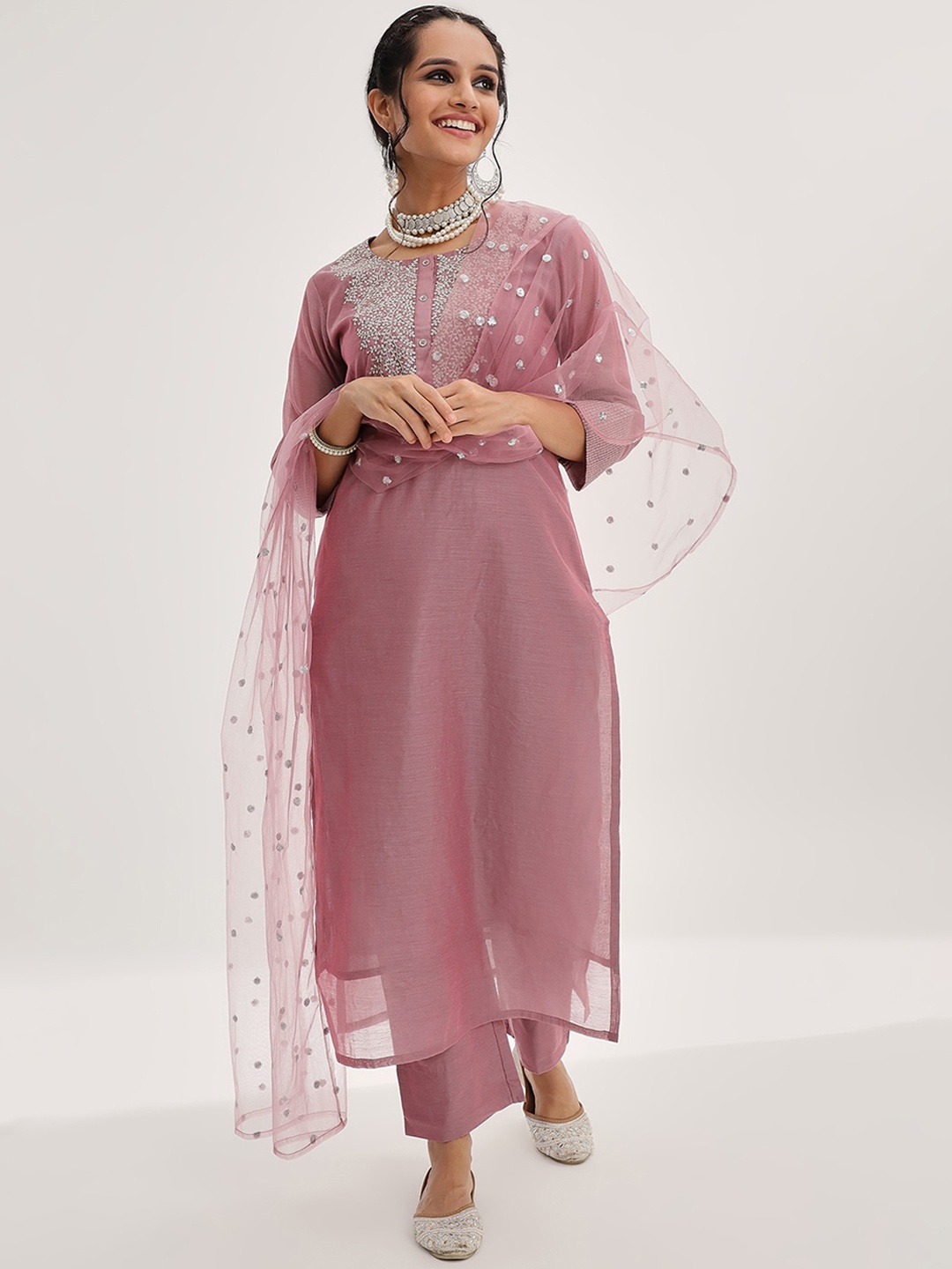 

Varanga Floral Embroidered Regular Kurta with Trousers & With Dupatta, Mauve