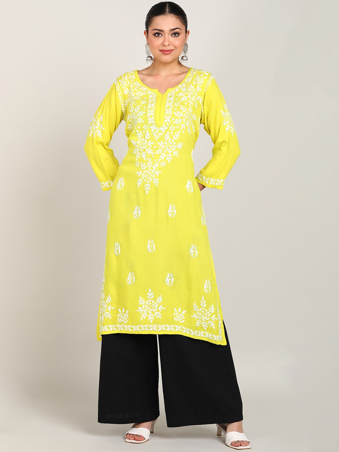 

VAHSON Ethnic Motifs Embroidered Chikankari Straight Kurta, Yellow