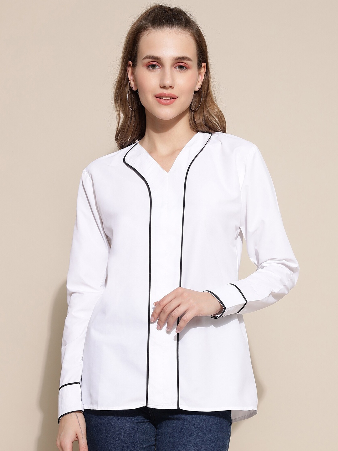 

FITHUB V-Neck Cuffed Sleeves Cotton Top, White