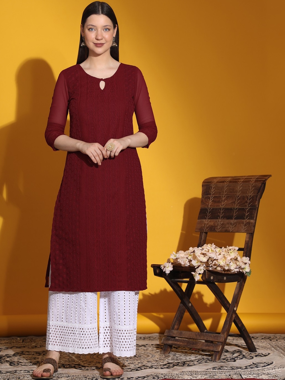 

BLACK SCISSOR Ethnic Motifs Embroidered Keyhole Neck Straight Kurta, Maroon