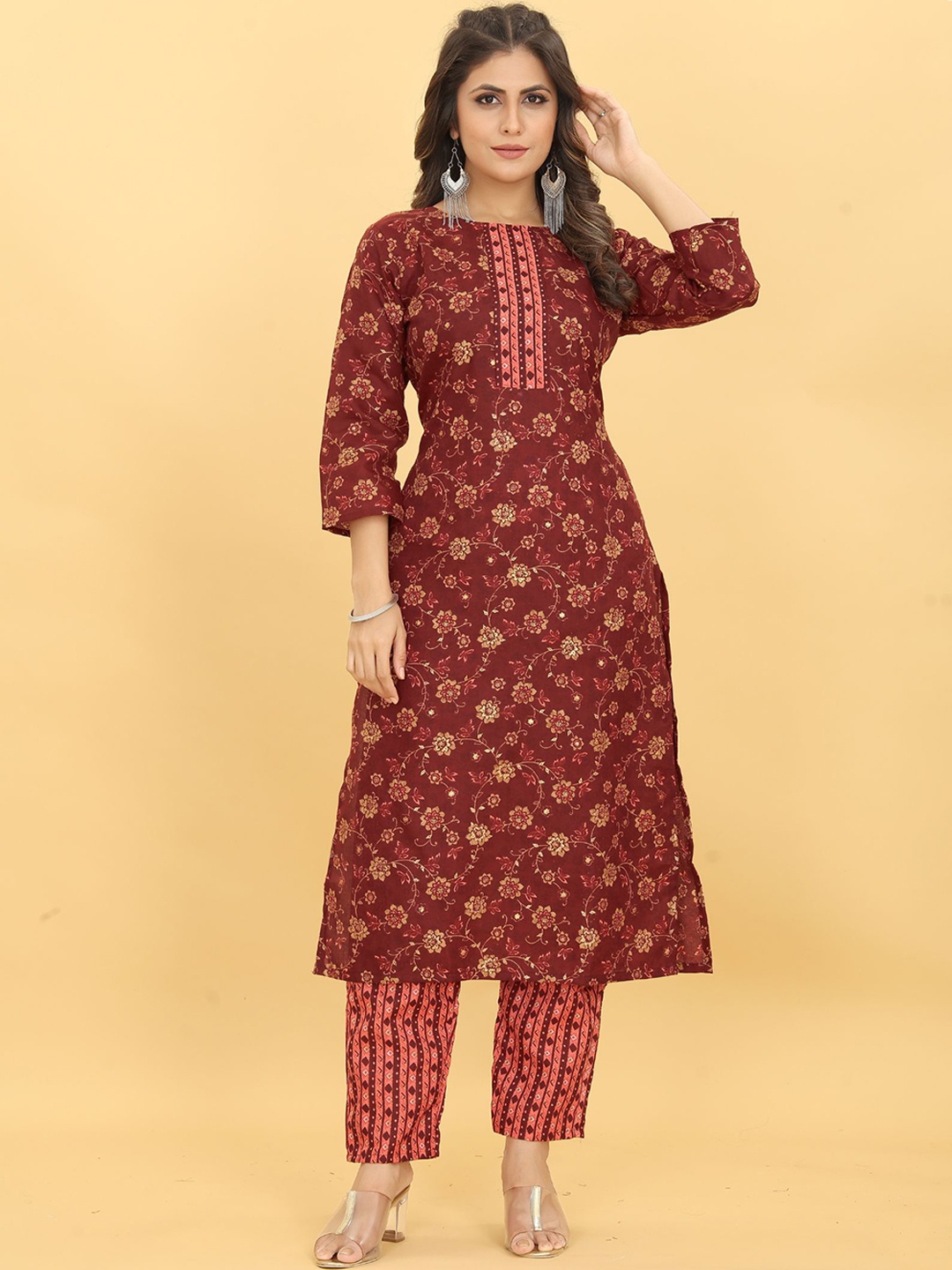 

PREMROOP- THE STYLE YOU LOVE Floral Printed Regular Kurta With Trousers, Maroon