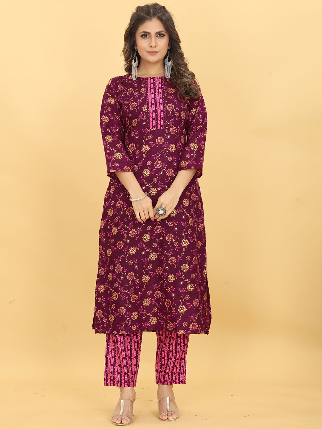 

PREMROOP- THE STYLE YOU LOVE Floral Printed Regular Kurta With Trousers, Burgundy