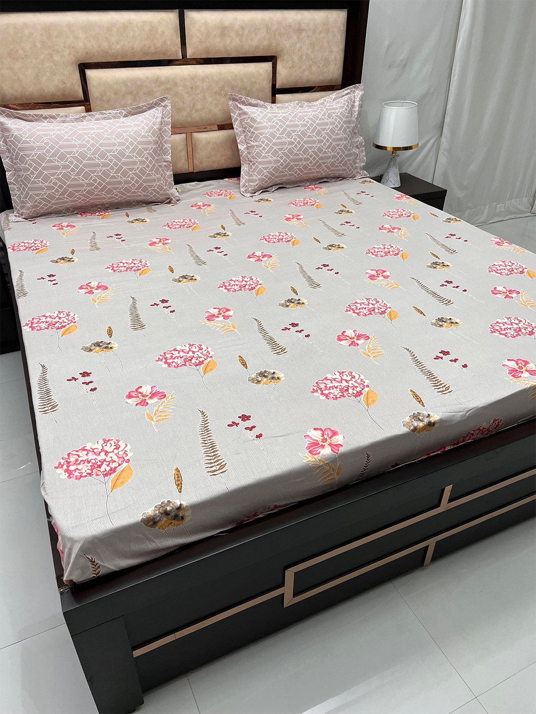 

Pure Decor Sapphire Grey Floral Cotton 260 TC Fitted King Bedsheet With 2 Pillow Covers