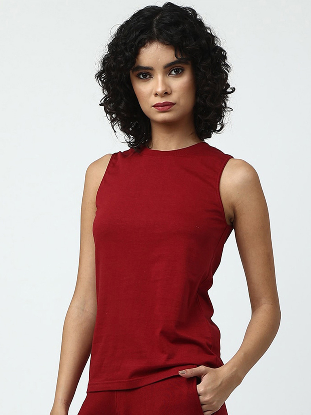 

Saltpetre Round Neck Sleeveless Organic Cotton T-shirt, Maroon
