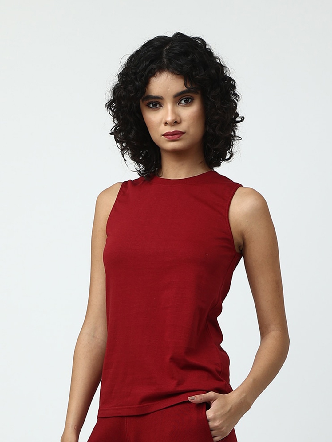 

Saltpetre Round Neck Sleeveless Organic Cotton Regular T-shirt, Maroon