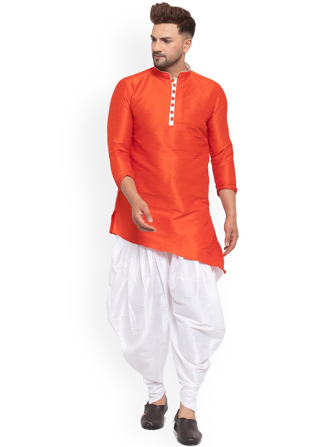 

Sydney Heights Mandarin Collar Kurta With Dhoti Pants, Orange